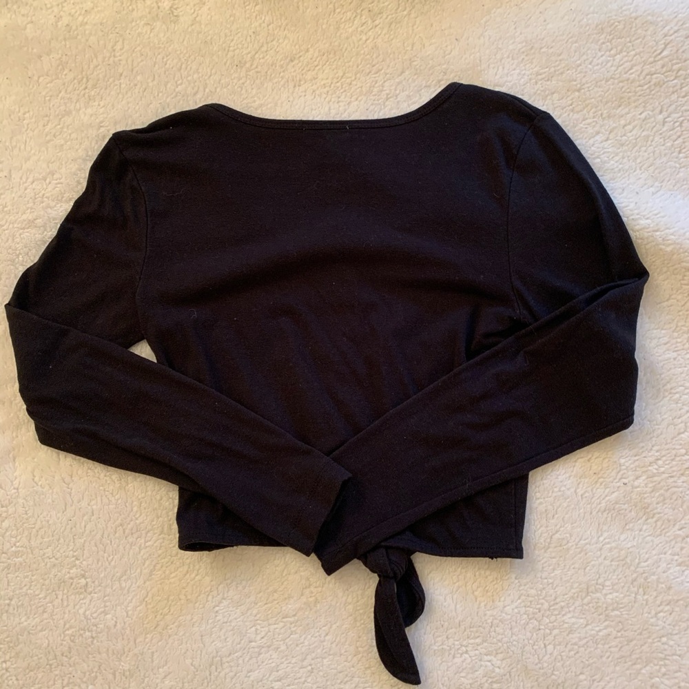 Tie-Front Long Sleeved Tee - Picture 4 of 5